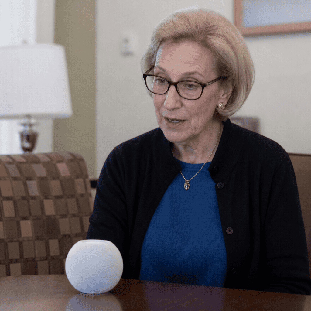Smart Home Monitoring for Elderly Parents: A Guide to Remote Care and Support

